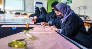 القضايا الاجتماعية التي تواجه المرأة والشباب السعودي: التحديات المشتركة والرؤية المستقبلية