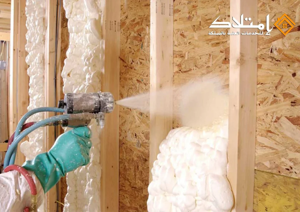 مقارنة أفضل أنواع عوازل الأسطح بالرياض (فوم، بولي يوريثان، بيتومين)